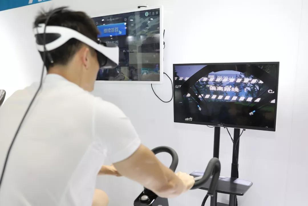 健身器材-VR游戏健身车