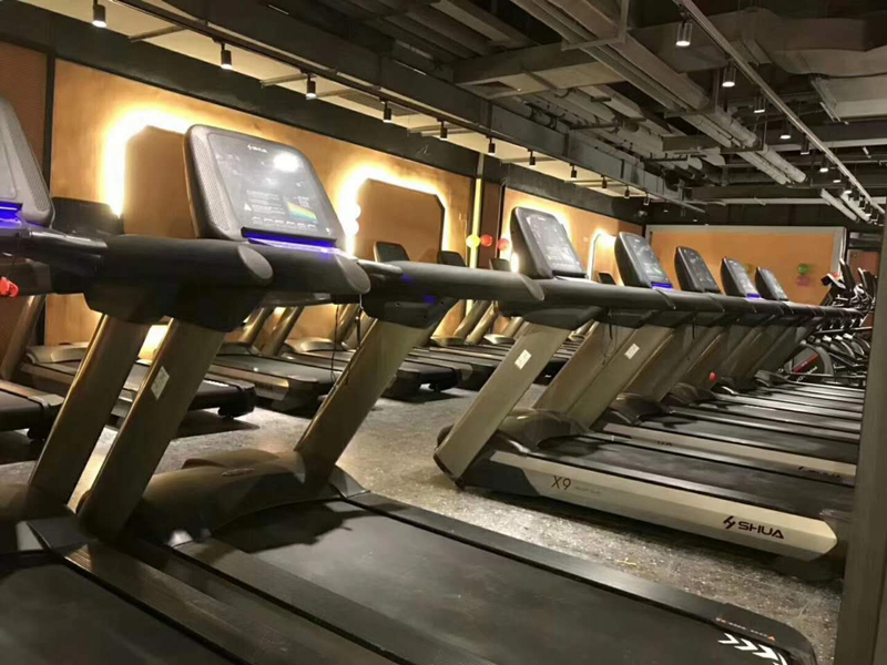 健身房器材