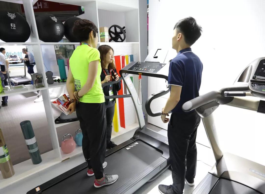 健身器材-舒华阿里语音智能A5跑步机