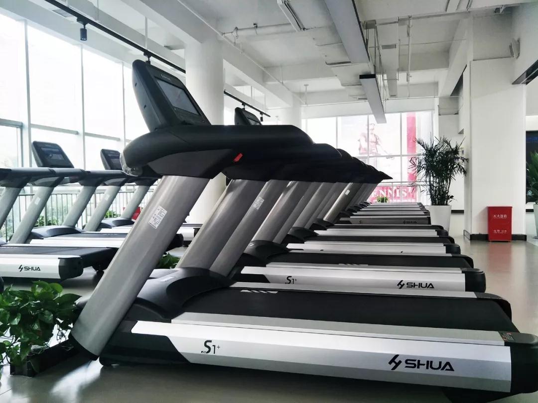 舒华携手黄金时代健身 打造专业明星私教 舒华健身器材厂家批发